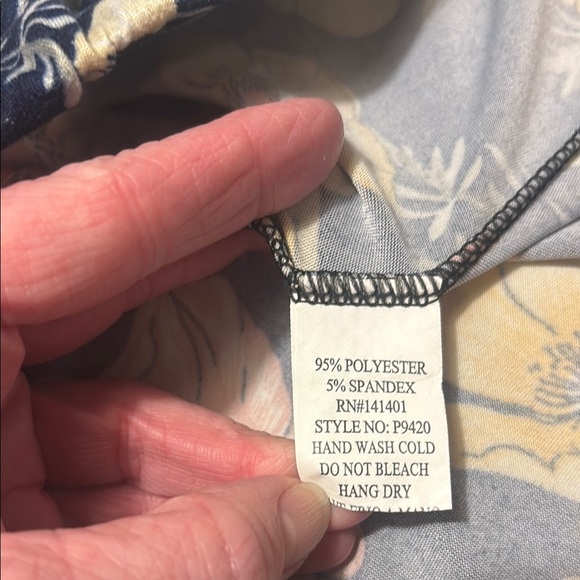 Navy Wide Leg Pants with Floral Pattern and Pockets - Picture 7 of 13